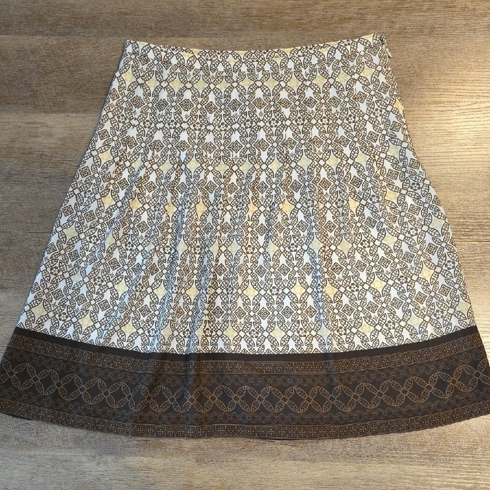 Loft- Multicolor A-Line Skirt. Size 8P. NWT